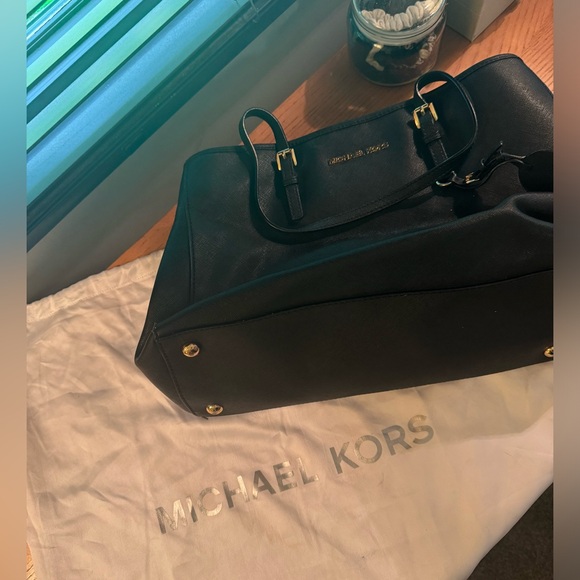 Michael Kors Jet Set Saffiano Leather Tote Bag - Picture 10 of 11